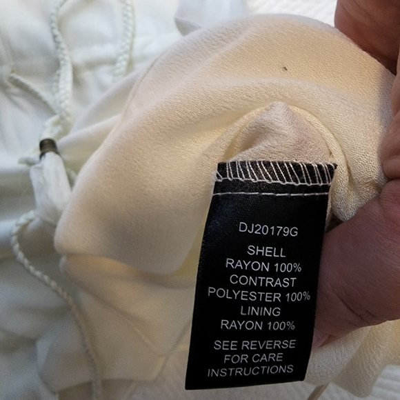 NWT ark & co embroidered flowy dress - Picture 4 of 16